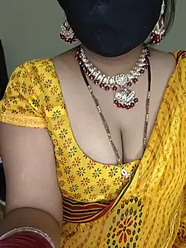 Snapshot of Miss_roohi chatting on 05.28.26 Miss roohi online show from 05.28.26