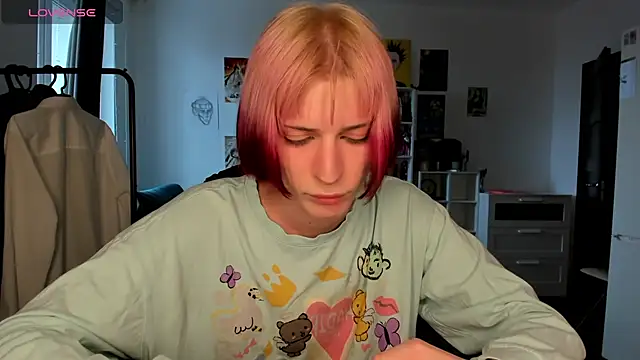 sweet peach    online show from 04.06.26