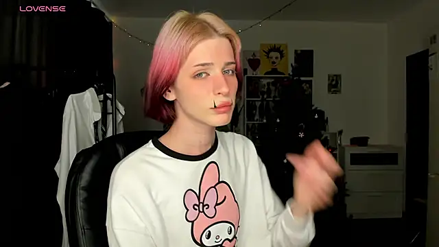 sweet peach    online show from 04.10.26