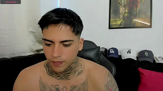 Snapshot of sweetlatinoboy chatting on 03.16.26 sweetlatinoboy online show from 03.16.26