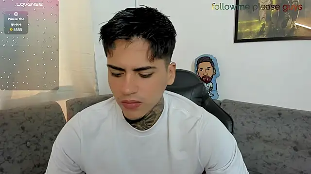 Snapshot of sweetlatinoboy chatting on 06.20.26 sweetlatinoboy online show from 06.20.26