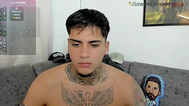 Snapshot of sweetlatinoboy chatting on 07.04.26 sweetlatinoboy online show from 07.04.26