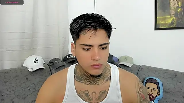 Snapshot of sweetlatinoboy chatting on 07.07.26 sweetlatinoboy online show from 07.07.26