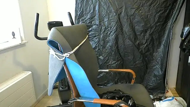 Snapshot of latexslaveboy chatting on 06.15.26 latexslaveboy online show from 06.15.26