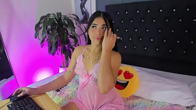 Snapshot of ChloeSterling chatting on 05.25.26 ChloeSterling online show from 05.25.26