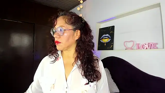 Snapshot of Mariia_Paulaa chatting on 05.04.26 Mariia Paulaa online show from 05.04.26