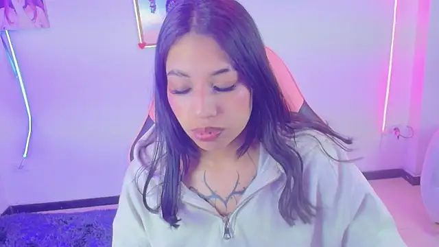 AryahMoonn online show from 05.08.26