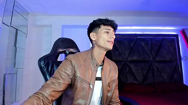 MaxiimoRomano  online show from 04.09.26