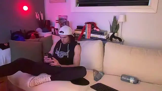 Snapshot of DylanBrook chatting on 04.03.26 DylanBrook online show from 04.03.26