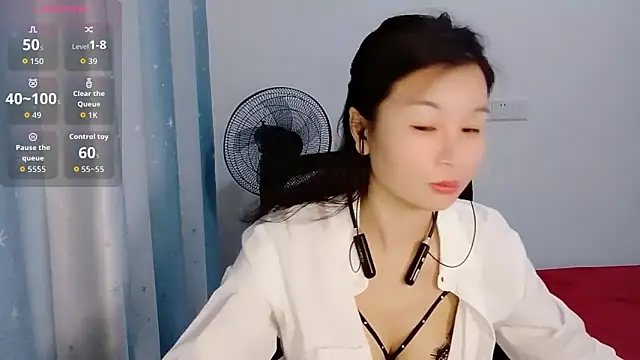 Snapshot of Lianzi-2026 chatting on 06.04.26 Lianzi-2026 online show from 06.04.26