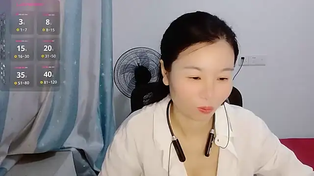 Snapshot of Lianzi-2026 chatting on 06.10.26 Lianzi-2026 online show from 06.10.26
