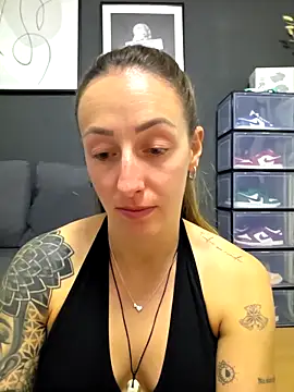 Snapshot of NicoleKaiser chatting on 04.06.26 NicoleKaiser online show from 04.06.26