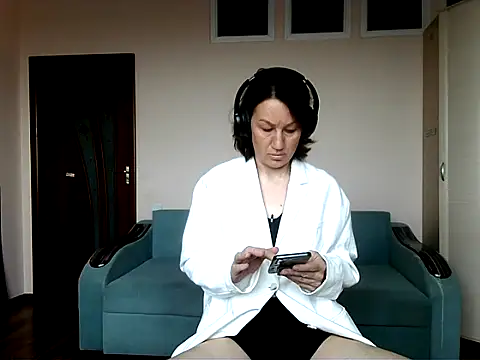 Snapshot of PrivateVelvetXX chatting on 03.24.26 PrivateVelvetXX online show from 03.24.26