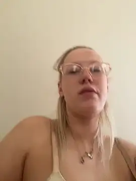 LeniMaria online show from 04.21.26