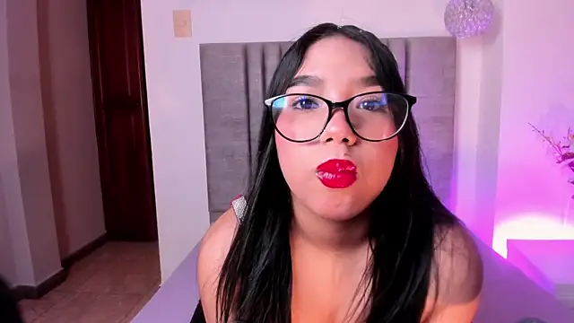 Snapshot of JuliethDior chatting on 03.20.26 JuliethDior online show from 03.20.26