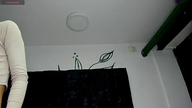 BONIE WILLS online show from 05.07.26