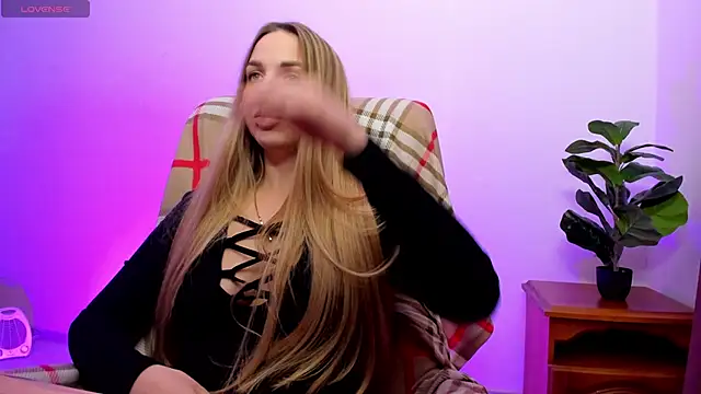 Snapshot of Alexandracandy chatting on 03.20.26 Alexandracandy online show from 03.20.26