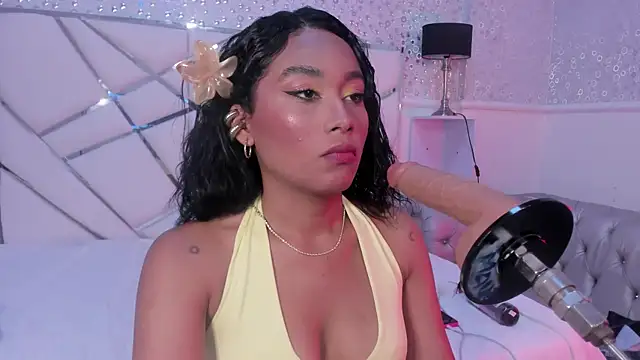 Horny Brunette  online show from 04.18.26