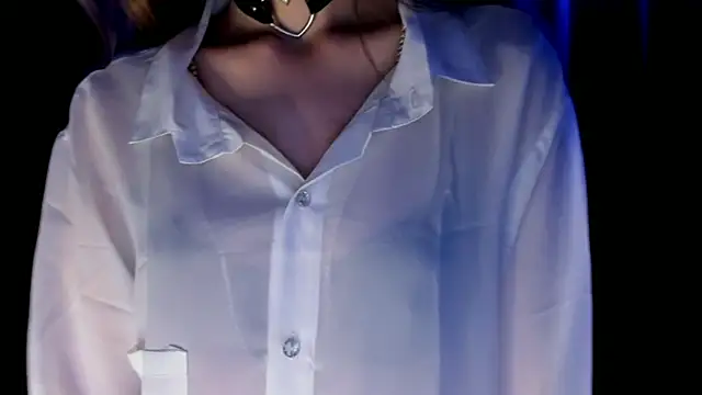 Snapshot of Emily_Nelsonn chatting on 07.13.26 Emily Nelsonn online show from 07.13.26
