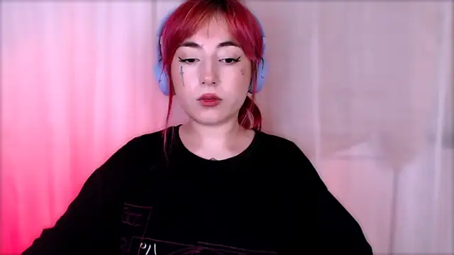 Snapshot of MistressEdith chatting on 04.18.26 MistressEdith online show from 04.18.26