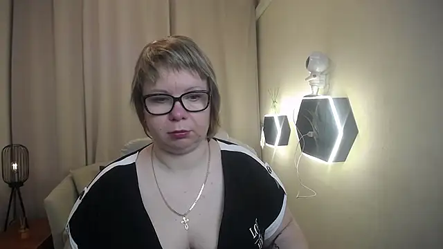 BonnnyBoobsy online show from 04.28.26