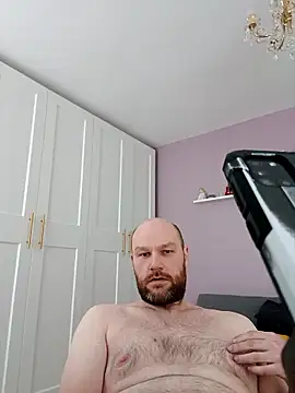 Snapshot of pitch_122 chatting on 03.26.26 pitch 122 online show from 03.26.26