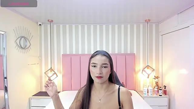 Snapshot of LIZZY_VALL chatting on 06.12.26 LIZZY VALL online show from 06.12.26