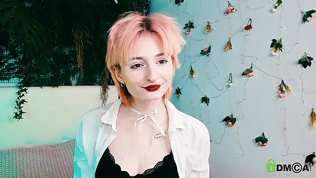 Kira  Cutie online show from 04.24.26