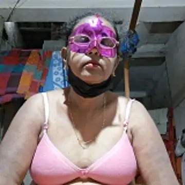 Snapshot of Riya45326 chatting on 05.25.26 Riya45326 online show from 05.25.26