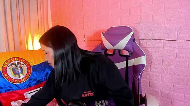 Snapshot of SofiiaCutee chatting on 06.18.26 SofiiaCutee online show from 06.18.26