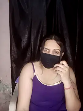 Snapshot of REENA-STRIP chatting on 04.23.26 REENA-STRIP online show from 04.23.26