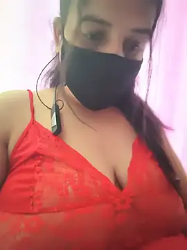 Snapshot of REENA-STRIP chatting on 05.19.26 REENA-STRIP online show from 05.19.26