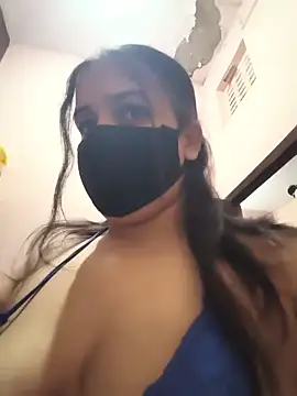 Snapshot of REENA-STRIP chatting on 05.29.26 REENA-STRIP online show from 05.29.26