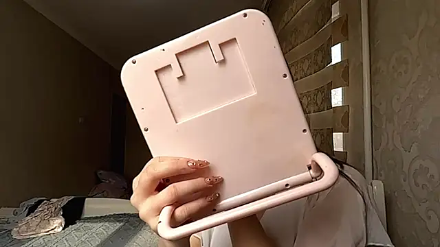 Snapshot of EffieCappaert chatting on 03.20.26 EffieCappaert online show from 03.20.26