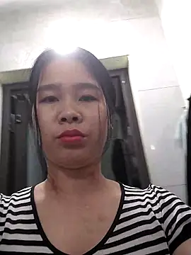 Snapshot of AmyLinee_01 chatting on 03.22.26 AmyLinee 01 online show from 03.22.26