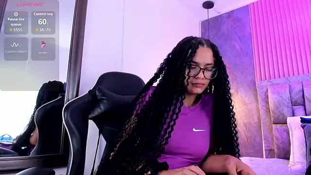 Snapshot of alina_sauvage chatting on 05.24.26 alina sauvage online show from 05.24.26