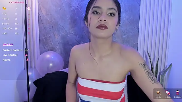 Snapshot of alina_sauvage chatting on 06.18.26 alina sauvage online show from 06.18.26
