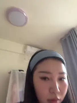 kiki-chloe online show from 04.07.26