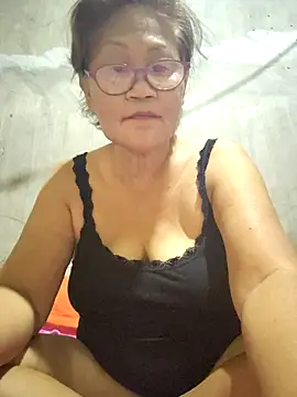 Snapshot of Sunflower1956 chatting on 04.25.26 Sunflower1956 online show from 04.25.26
