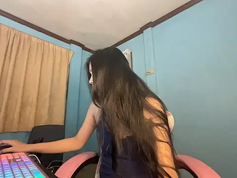 Snapshot of pinay_kitty23 chatting on 06.25.26 pinay kitty23 online show from 06.25.26
