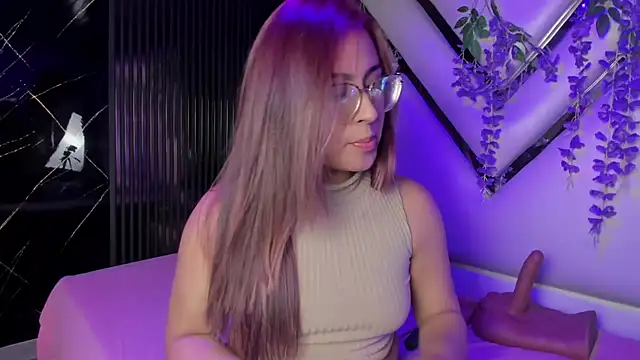 Snapshot of Freyaa_Millerr chatting on 07.04.26 Freyaa Millerr online show from 07.04.26