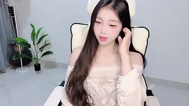 Snapshot of Yukiy8877 chatting on 04.01.26 Yukiy8877 online show from 04.01.26