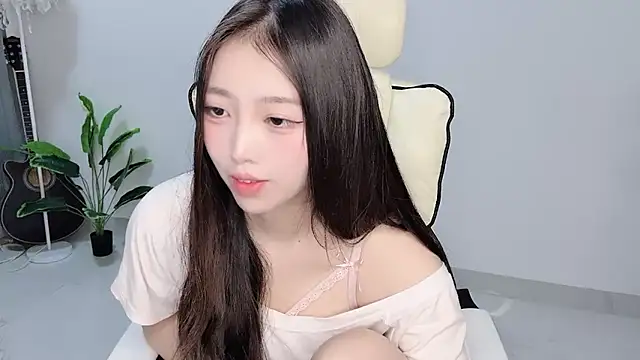 Snapshot of Yukiy8877 chatting on 04.04.26 Yukiy8877 online show from 04.04.26