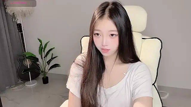 Snapshot of Yukiy8877 chatting on 04.20.26 Yukiy8877 online show from 04.20.26