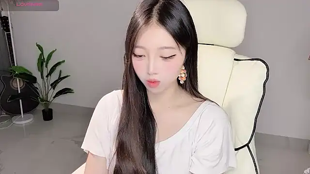 Snapshot of Yukiy8877 chatting on 04.21.26 Yukiy8877 online show from 04.21.26