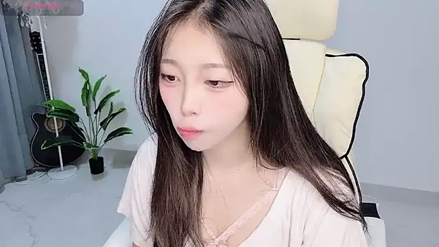 Snapshot of Yukiy8877 chatting on 04.28.26 Yukiy8877 online show from 04.28.26