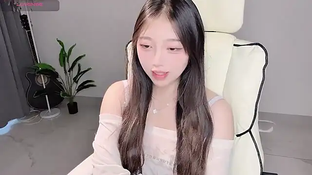 Snapshot of Yukiy8877 chatting on 05.04.26 Yukiy8877 online show from 05.04.26
