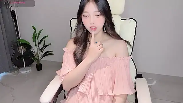 Snapshot of Yukiy8877 chatting on 05.06.26 Yukiy8877 online show from 05.06.26