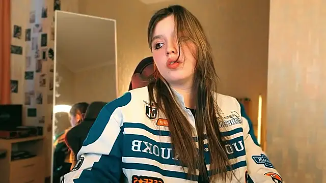 Snapshot of Chloe_Rozzy chatting on 03.20.26 Chloe Rozzy online show from 03.20.26