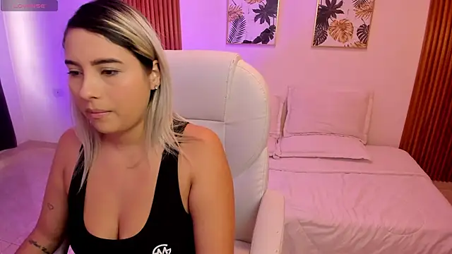 Snapshot of shadixa_Luxxx chatting on 04.13.26 shadixa Luxxx online show from 04.13.26